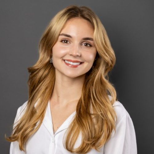 Julia K Headshot